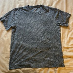 Medium grey t-shirt with dotted pattern